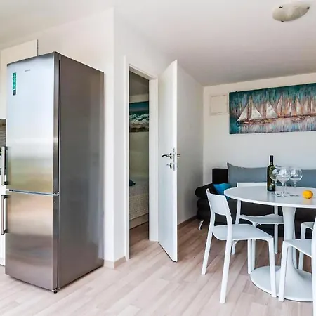 Nice Home In Drage With Wifi * 德拉格