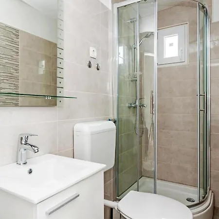 Nice Home In Drage With Wifi بيت للعطل