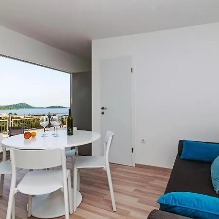 2 Bedroom Front In Σπίτι διακοπών Drage