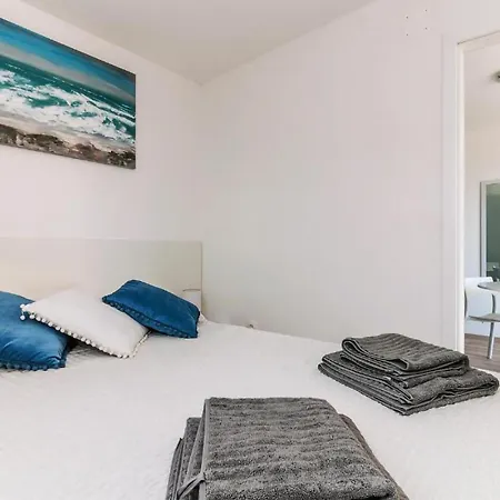 2 Bedroom Front In Drage