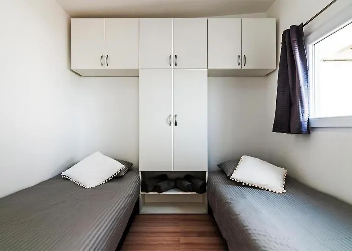 Дом отдыха 2 Bedroom Front In Драге