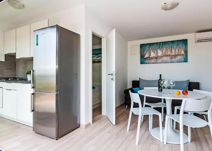 2 Bedroom Front In * Drage