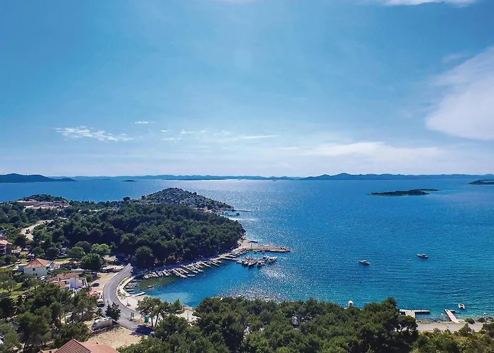 2 Bedroom Front In * Драге